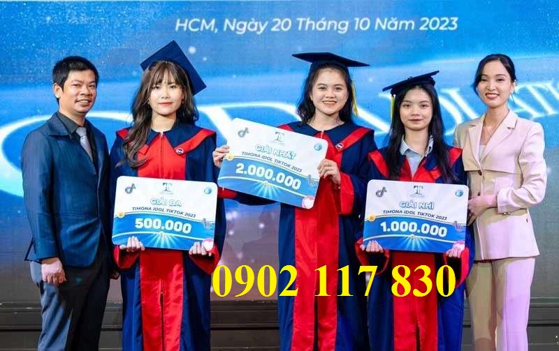 le phuc tot nghiep hcm 